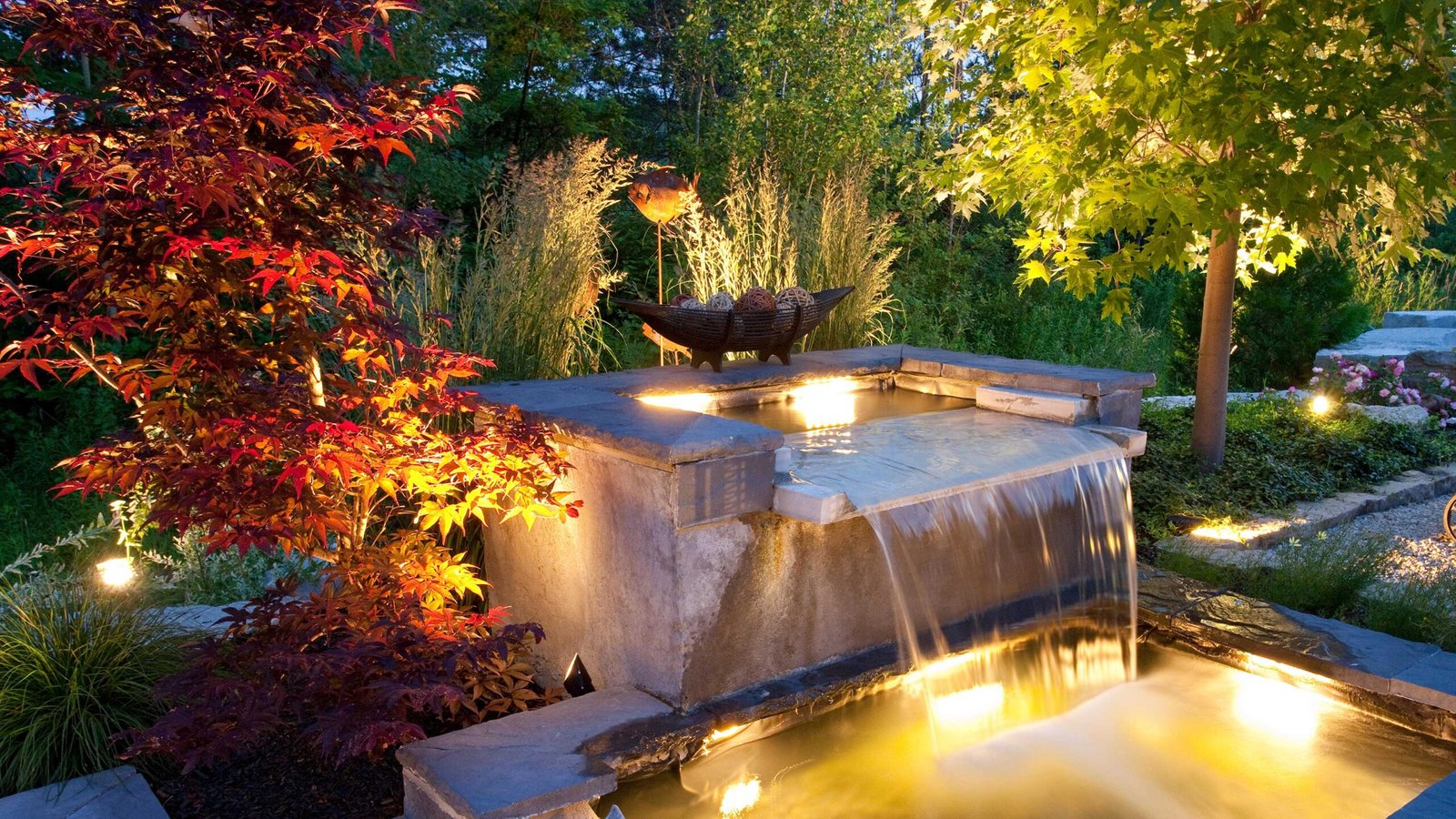 9 Stunning Container Pond Ideas with Fish for Small & Stylish Gardensg